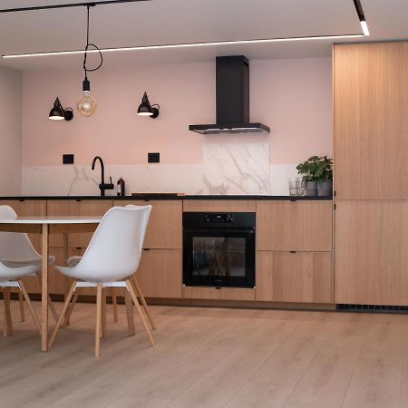 Tastefull And Modern Apartment With Parking Тромсё Экстерьер фото